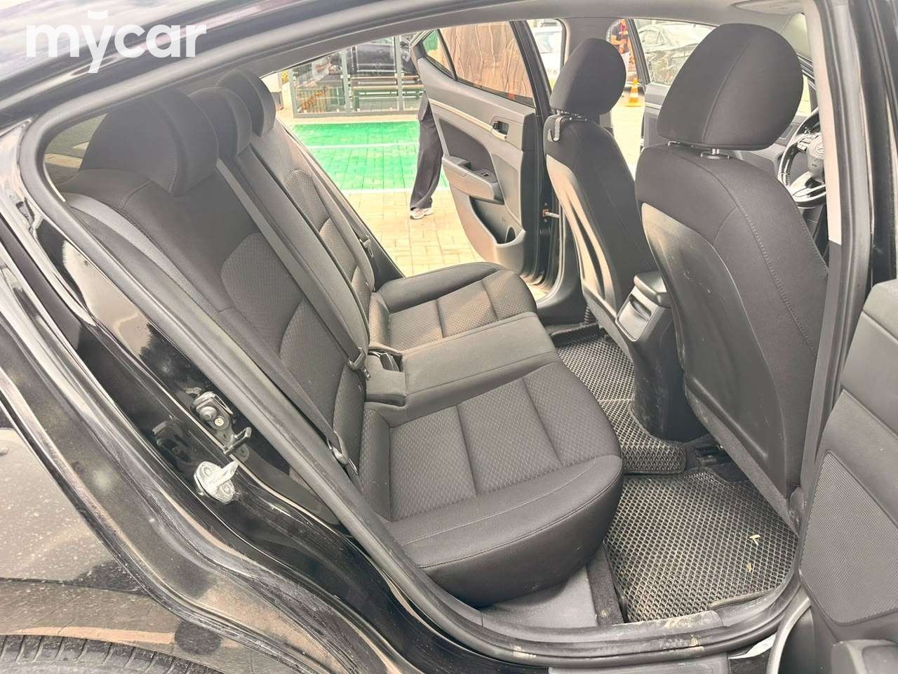 Hyundai Elantra 2018