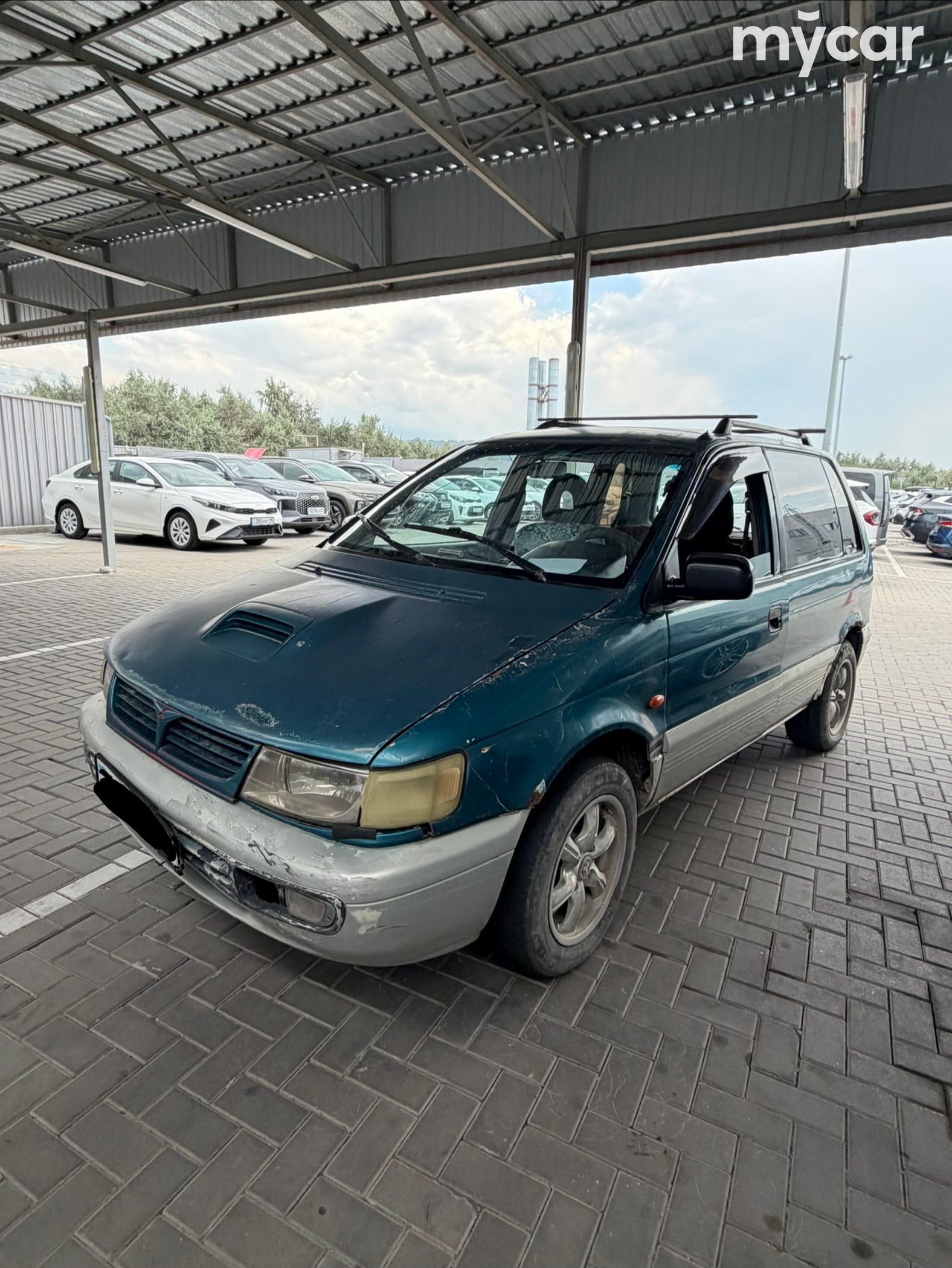 Mitsubishi Space Runner 1995