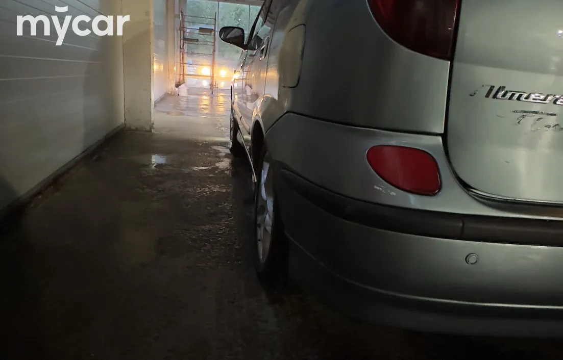 Nissan Almera Tino 2002