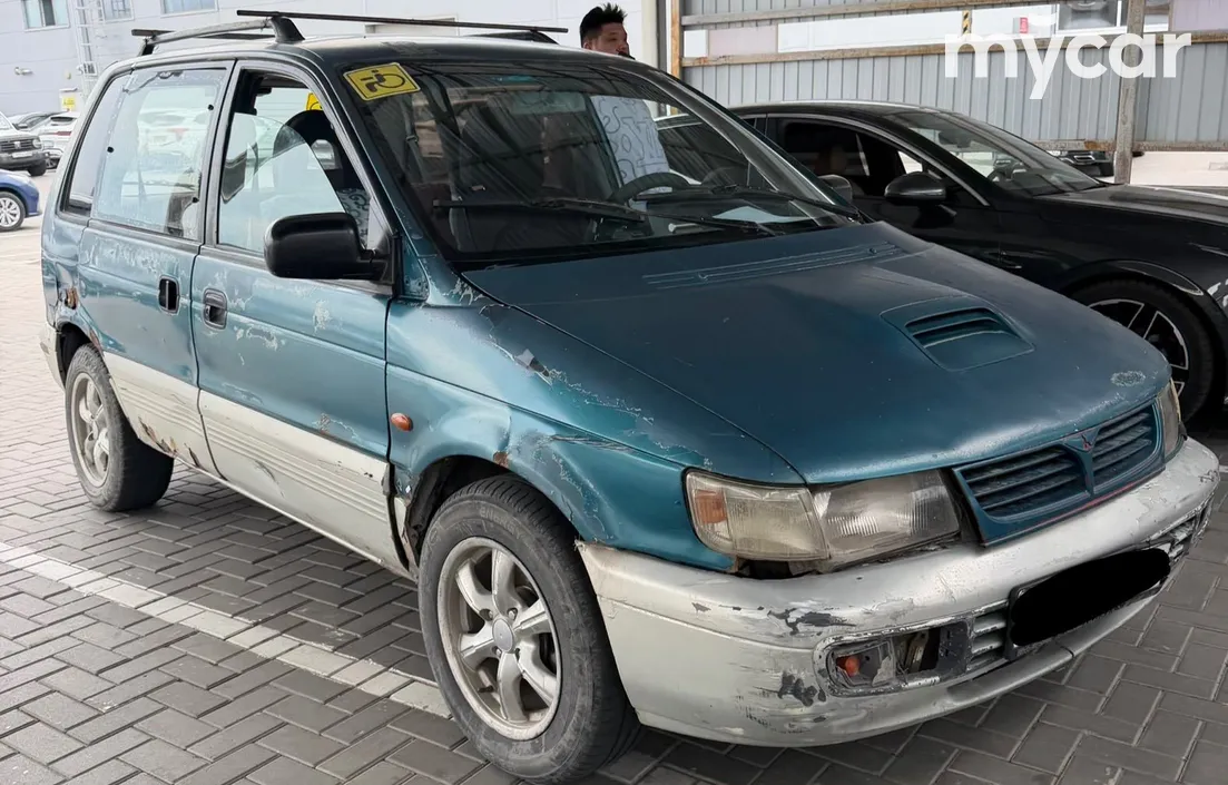 Mitsubishi Space Runner 1995
