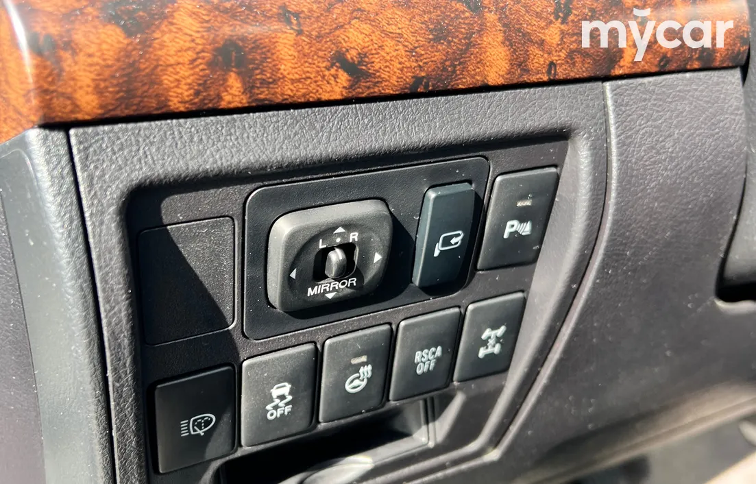 Toyota Land Cruiser 2012