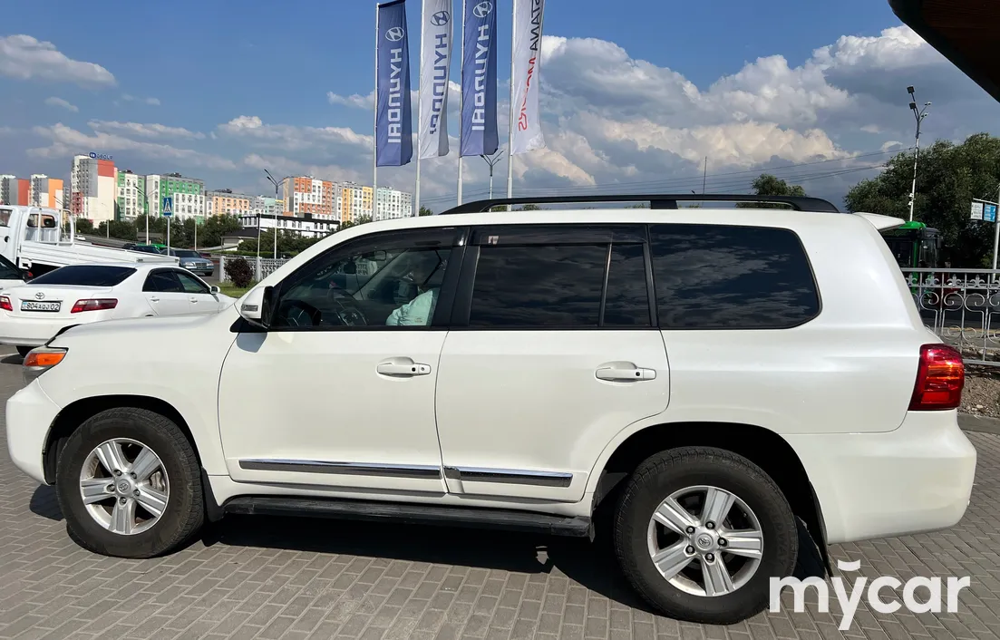 Toyota Land Cruiser 2012