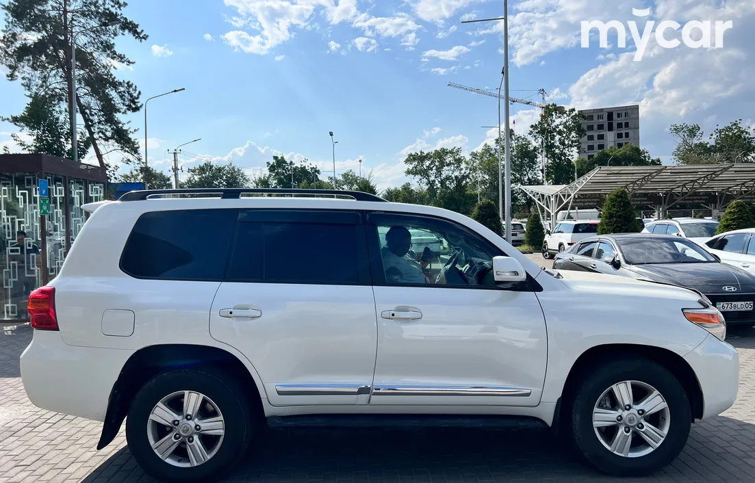 Toyota Land Cruiser 2012