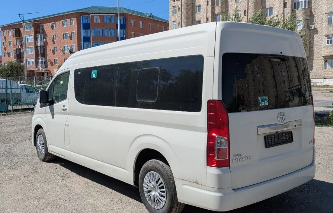 Toyota Hiace 2024