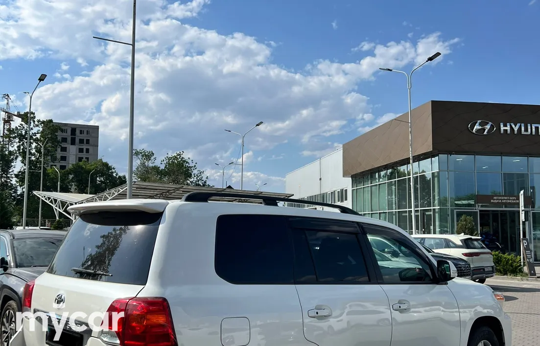 Toyota Land Cruiser 2012