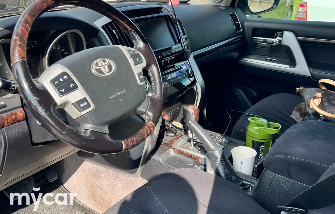 Toyota Land Cruiser 2012