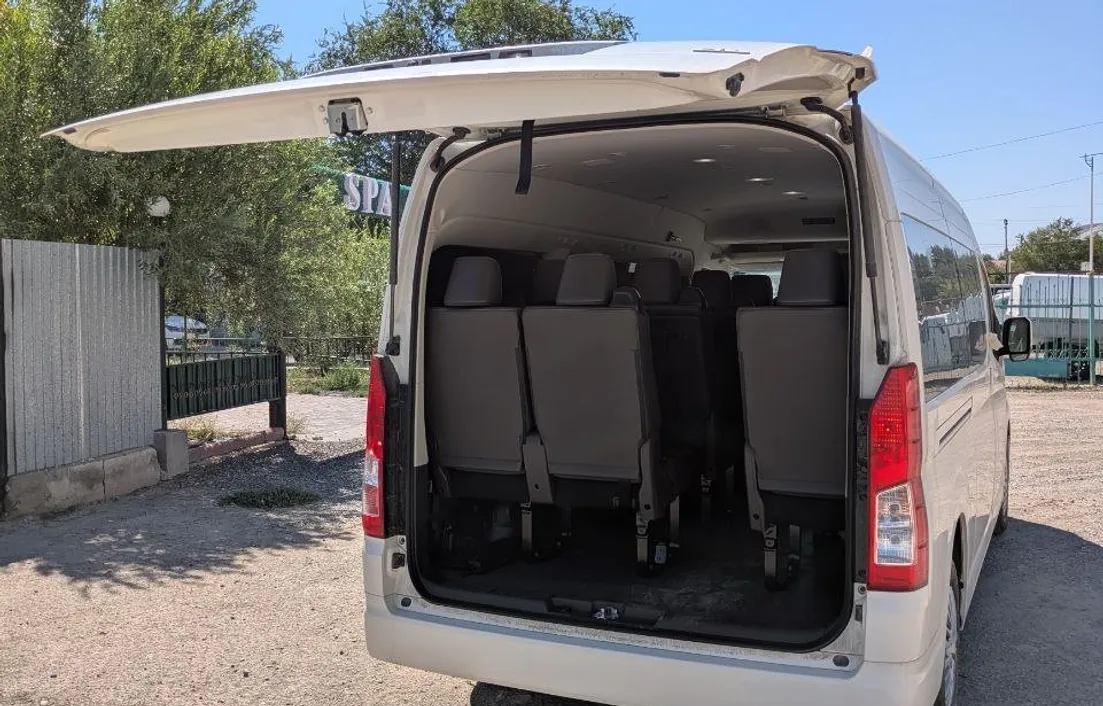 Toyota Hiace 2024