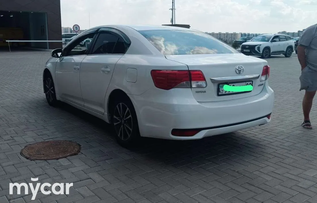 Toyota Avensis 2013