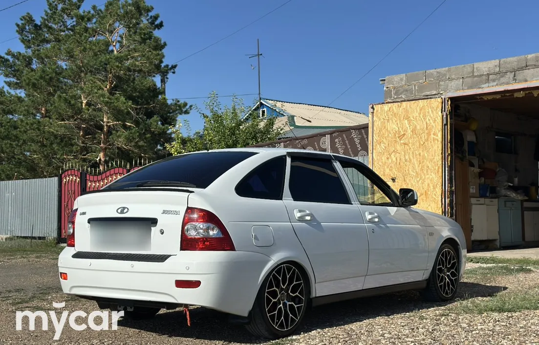 LADA Priora 2012