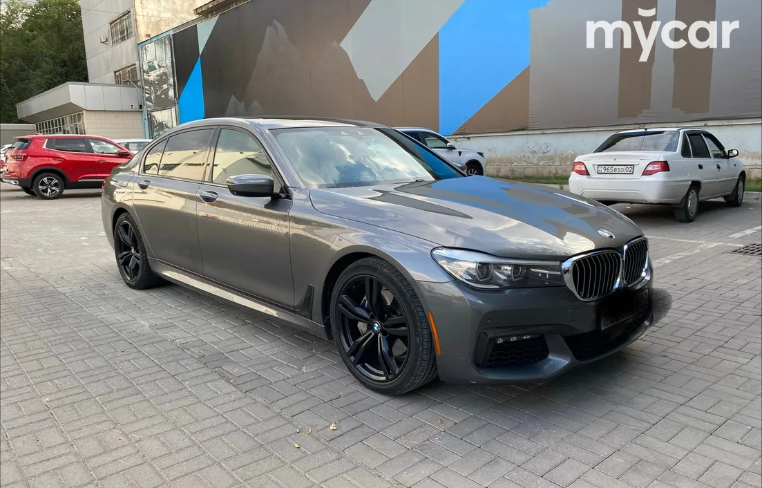 BMW 7 серия 2015