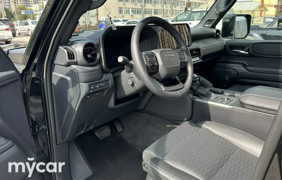 Toyota Land Cruiser Prado 2025