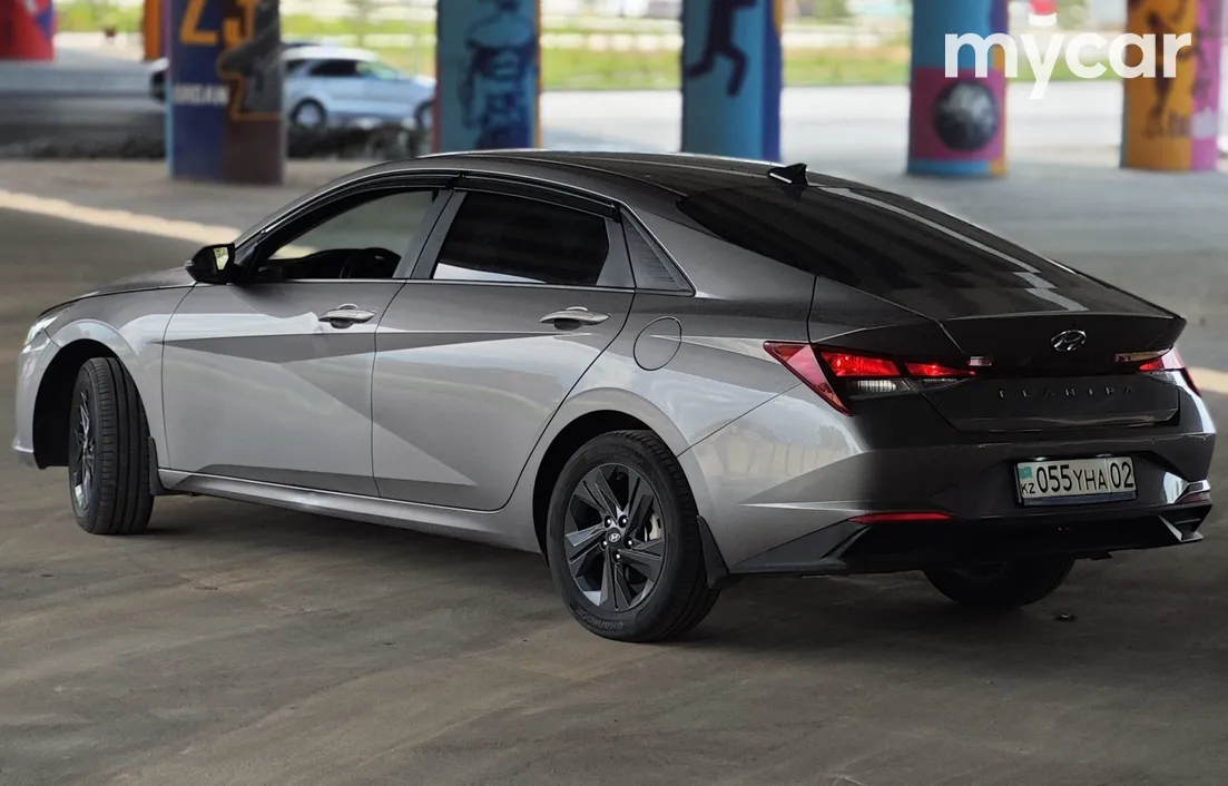 Hyundai Elantra 2022
