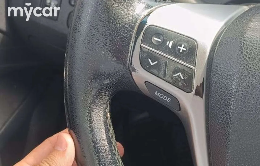 Toyota Avensis 2013