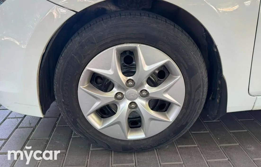 Hyundai Accent 2015