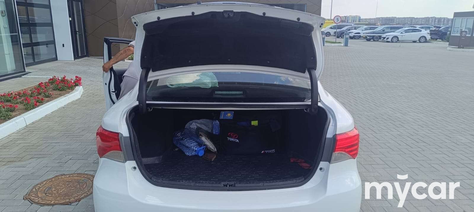 Toyota Avensis 2013
