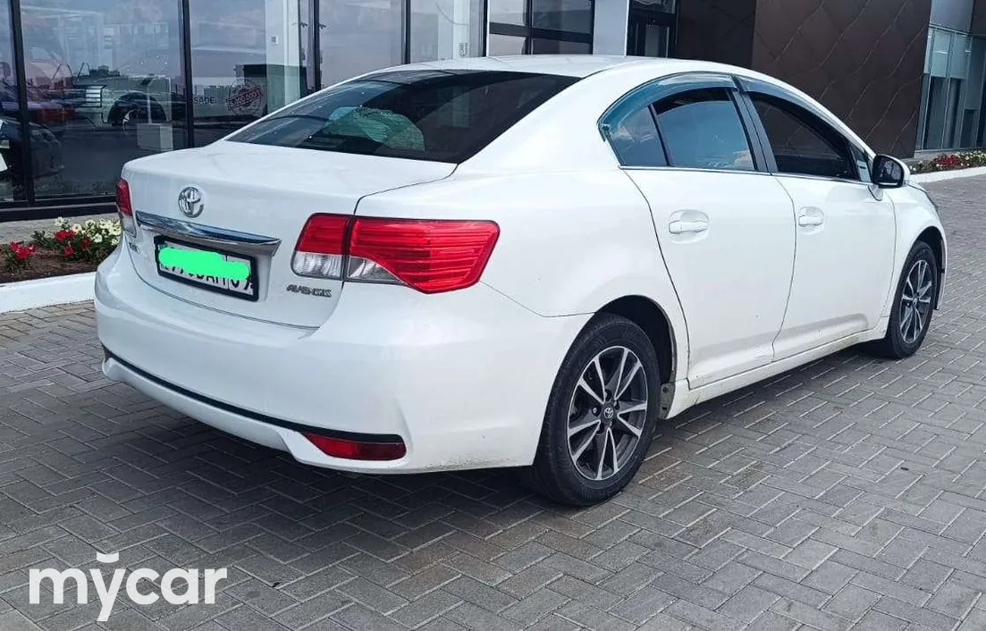 Toyota Avensis 2013