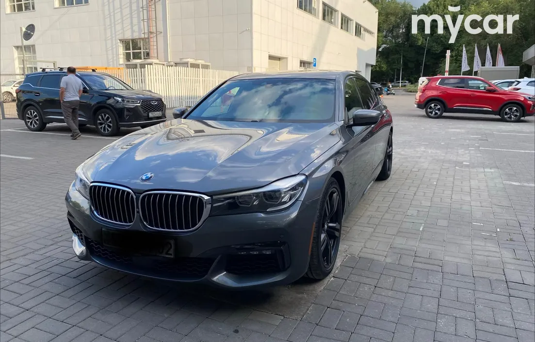 BMW 7 серия 2015