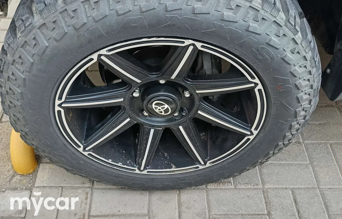 Toyota Land Cruiser 2011
