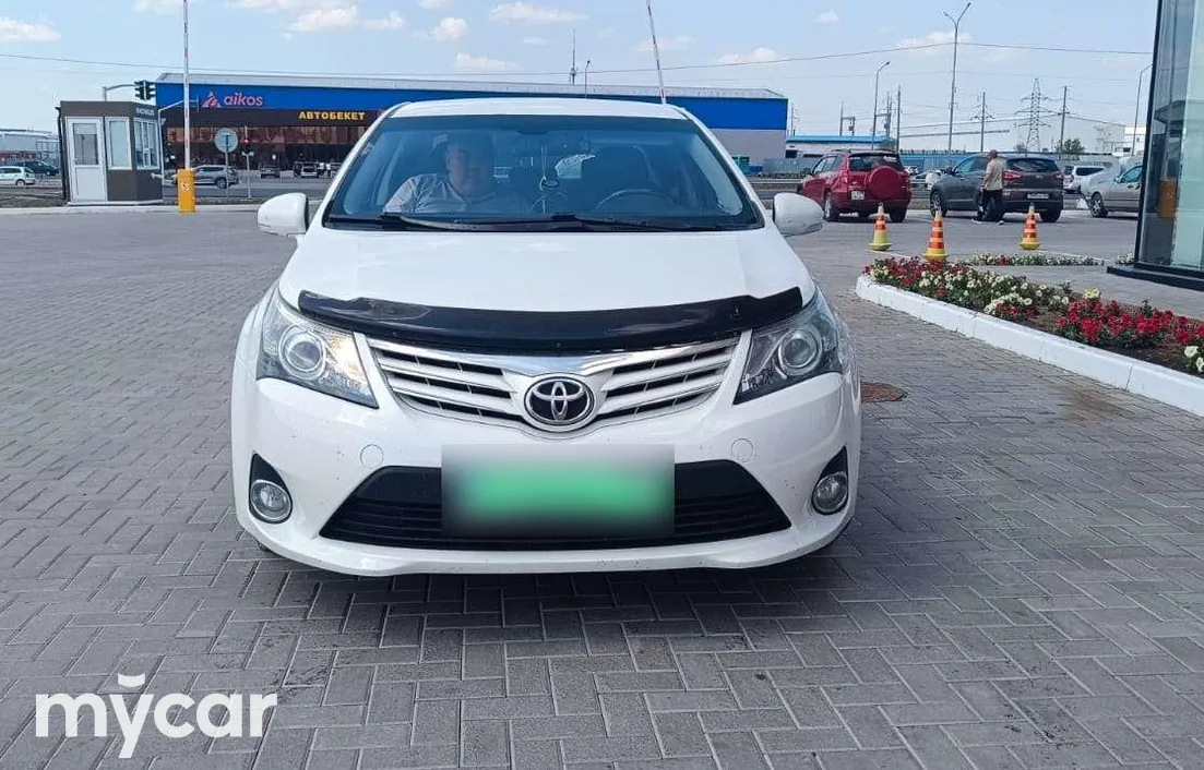 Toyota Avensis 2013