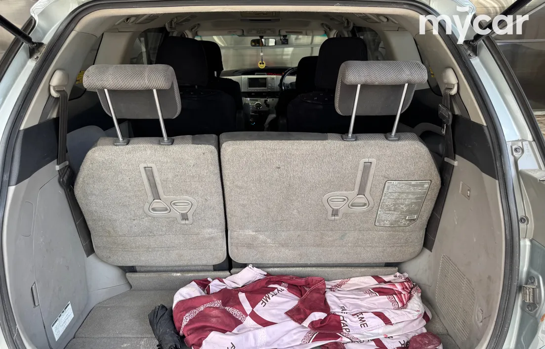 Toyota Estima 2006