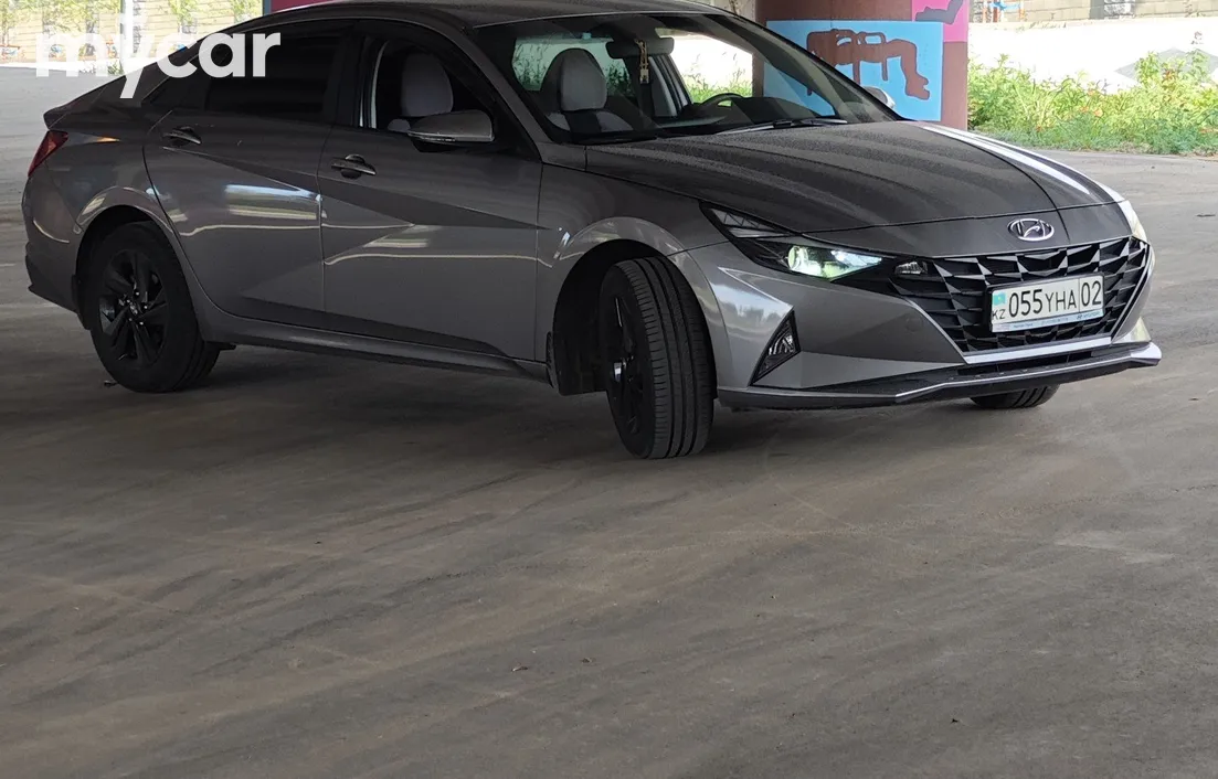 Hyundai Elantra 2022
