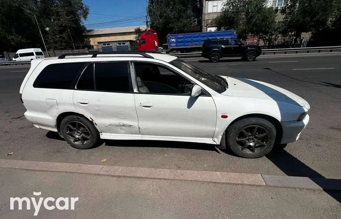 Mitsubishi Legnum 1998