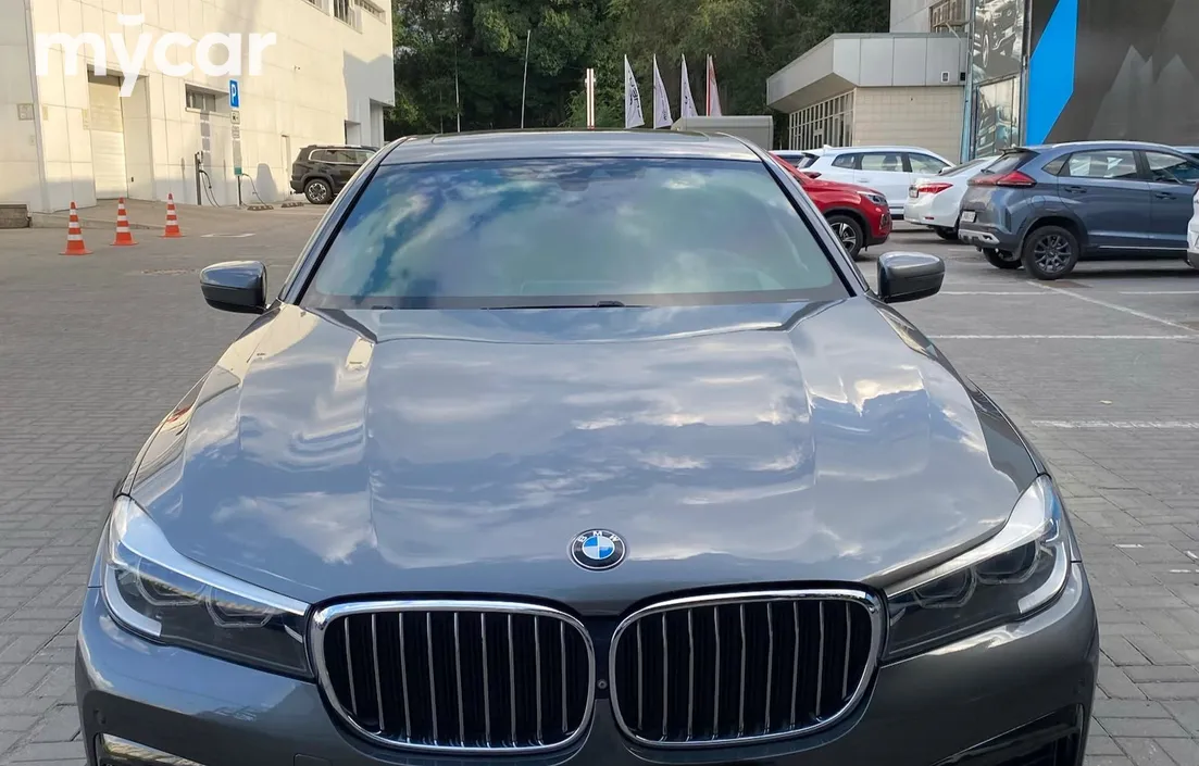 BMW 7 серия 2015