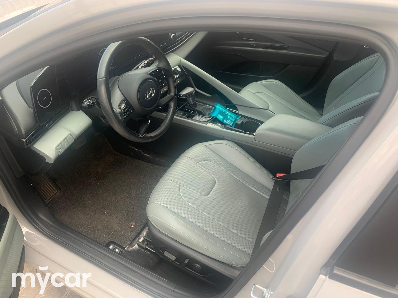 Hyundai Elantra 2024