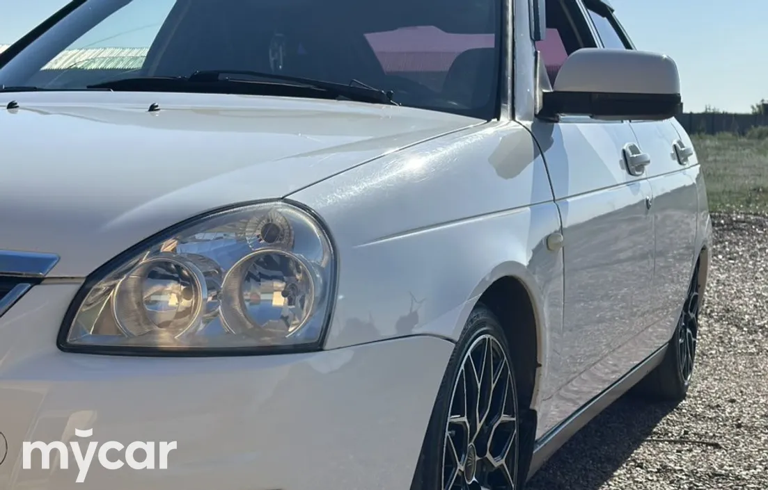LADA Priora 2012
