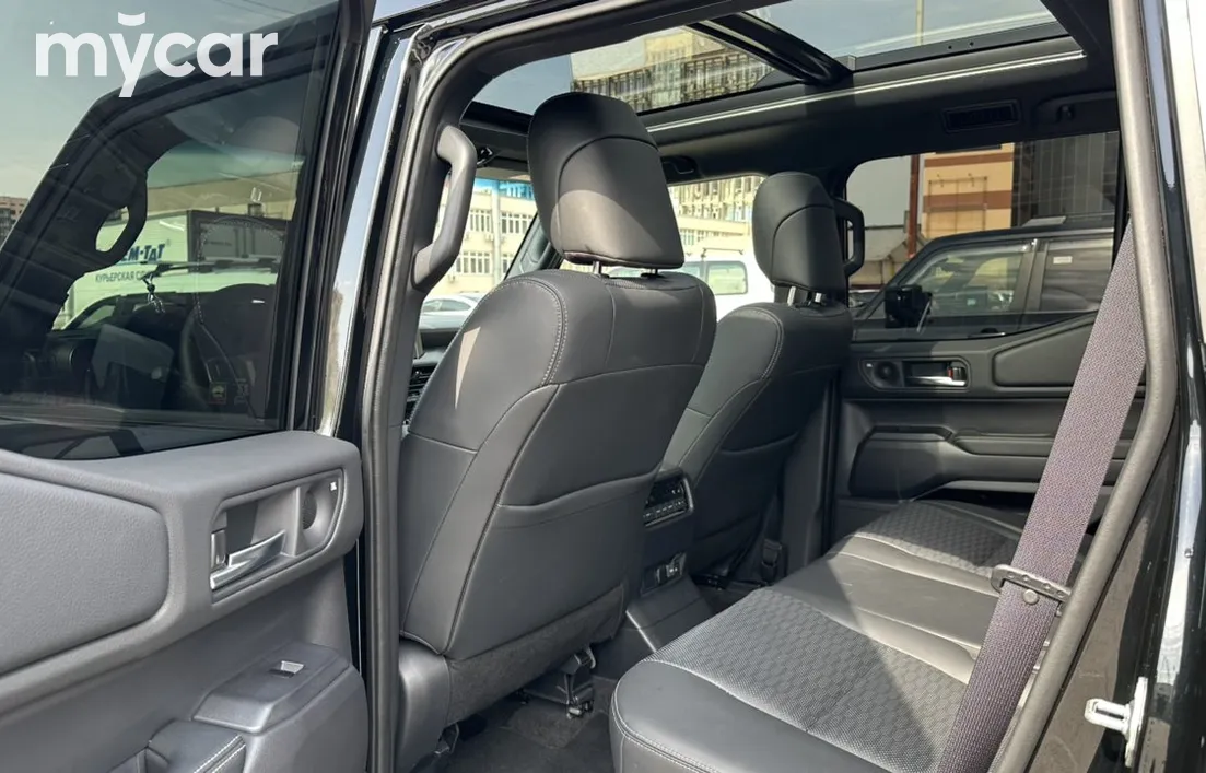 Toyota Land Cruiser Prado 2025