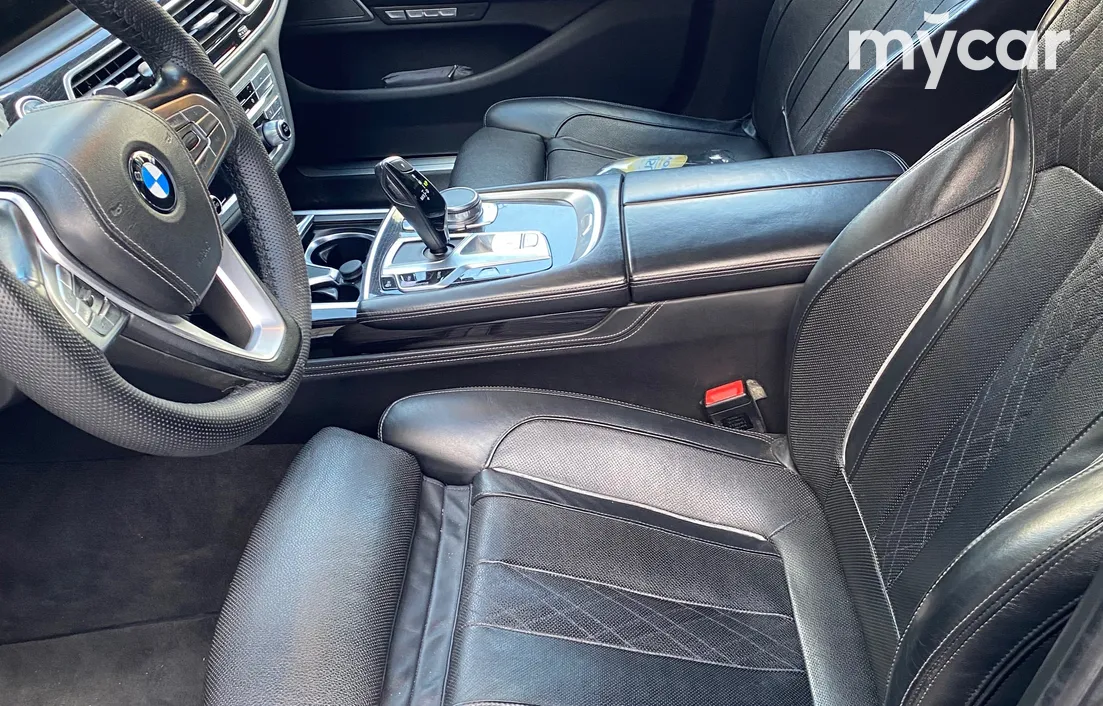 BMW 7 серия 2015