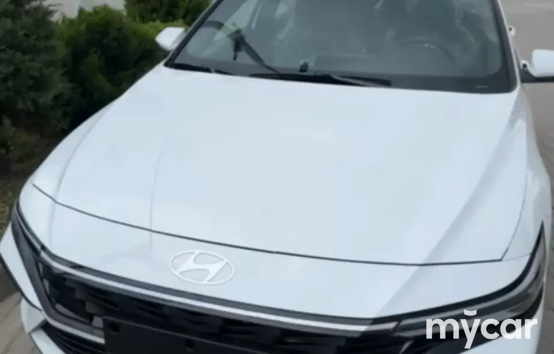 Hyundai Elantra 2024