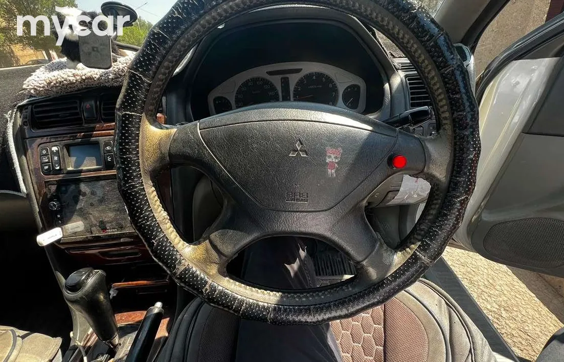 Mitsubishi Legnum 1998