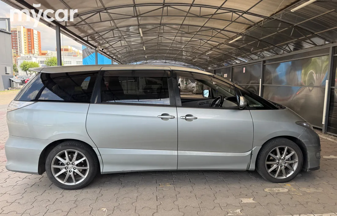 Toyota Estima 2006