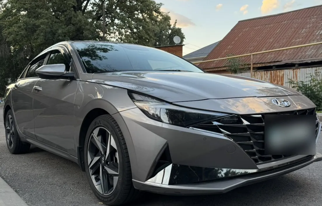 Hyundai Elantra 2023