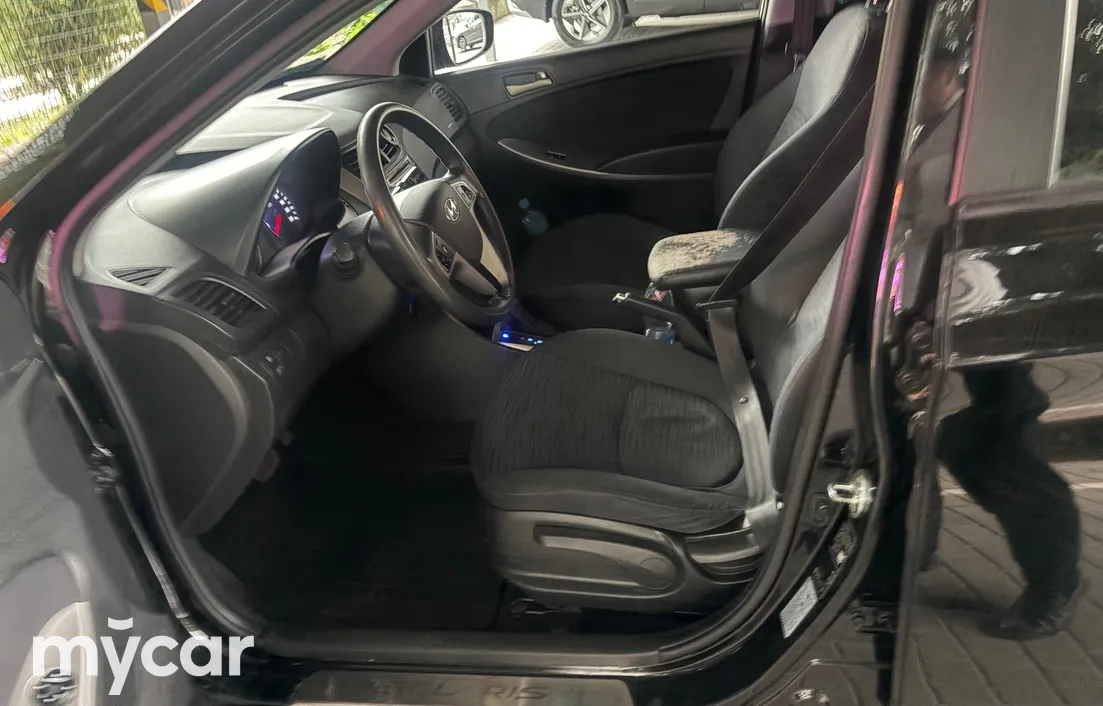 Hyundai Solaris 2015