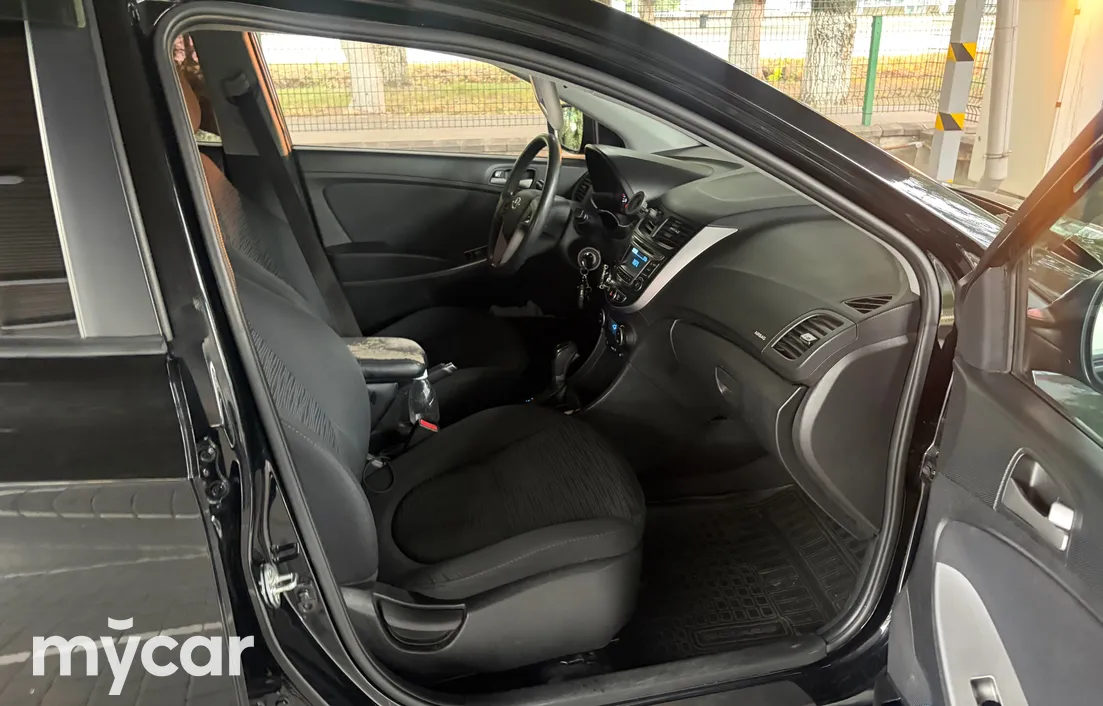 Hyundai Solaris 2015