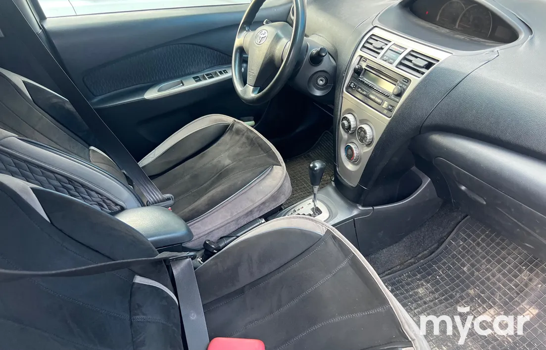Toyota Yaris 2008