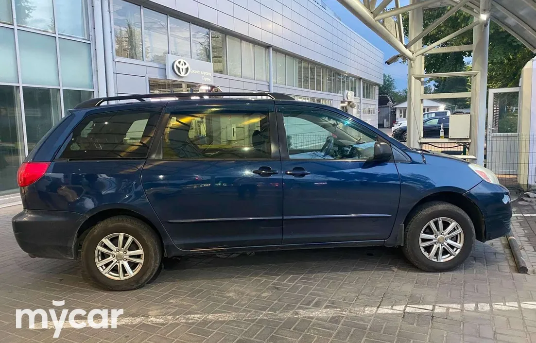 Toyota Sienna 2004
