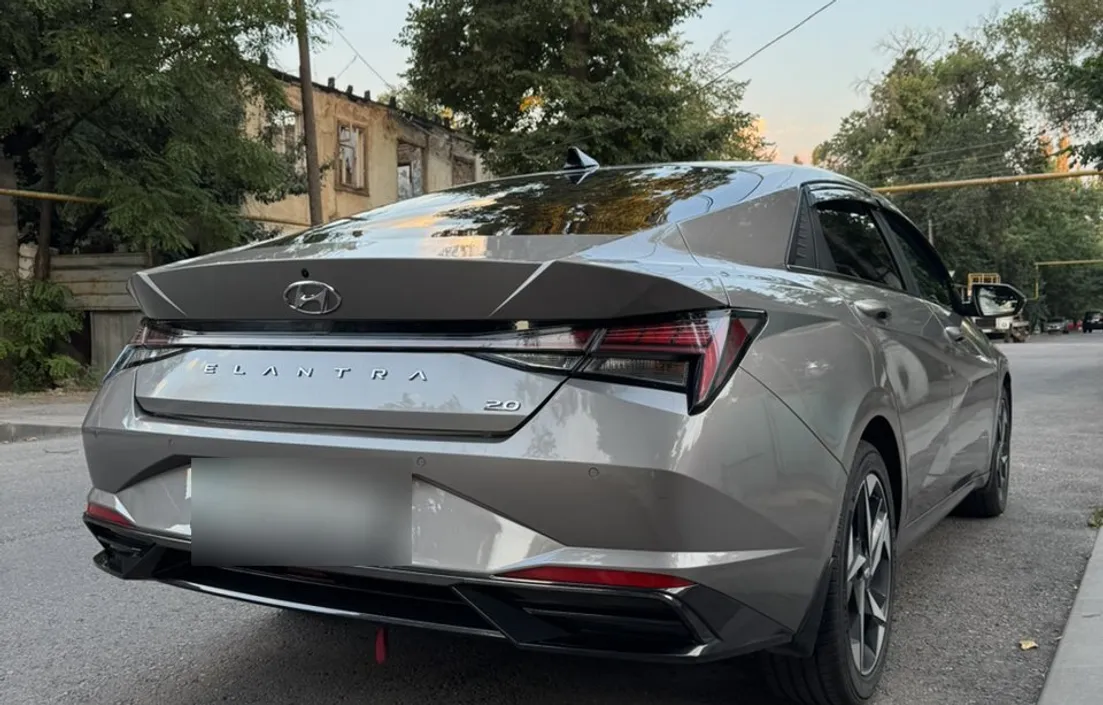 Hyundai Elantra 2023