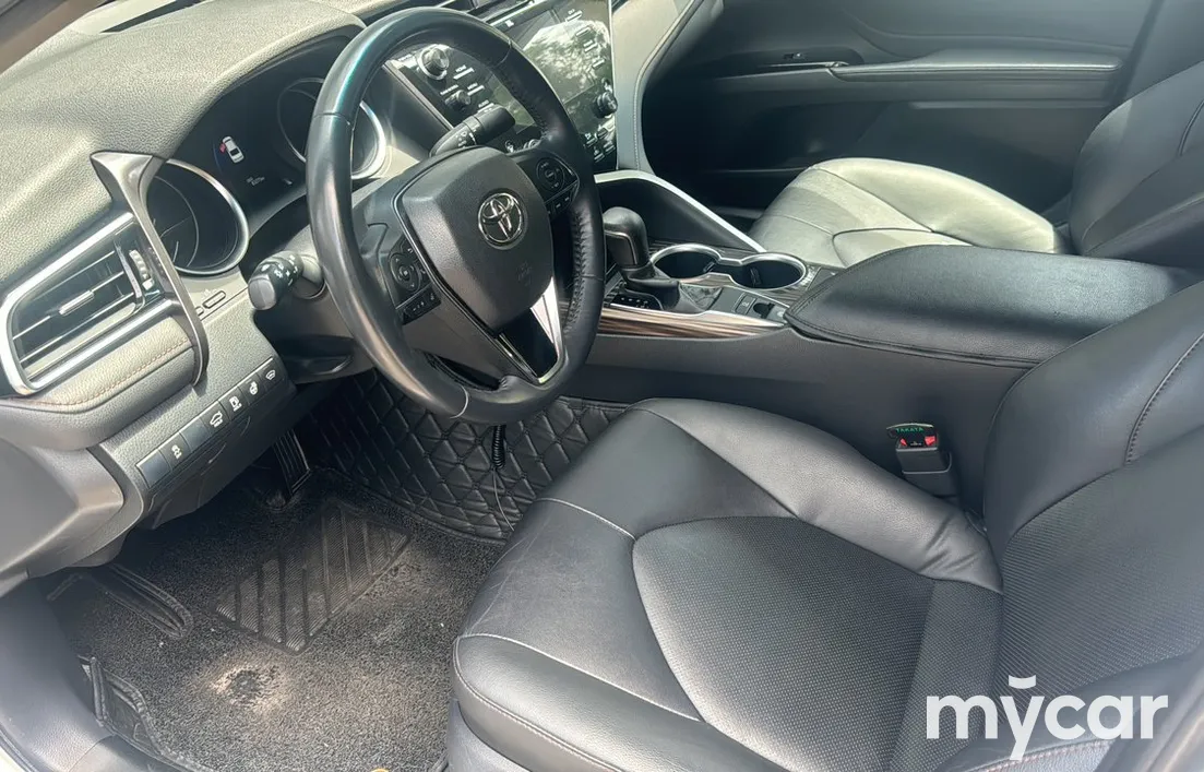 Toyota Camry 2019
