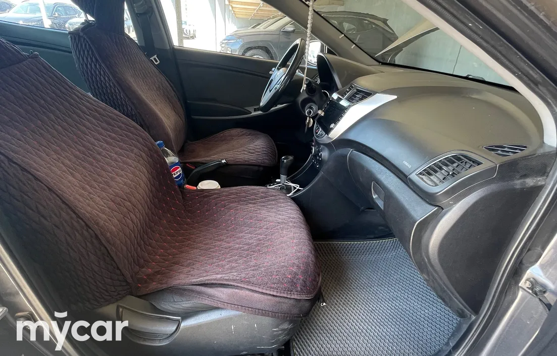 Hyundai Accent 2014