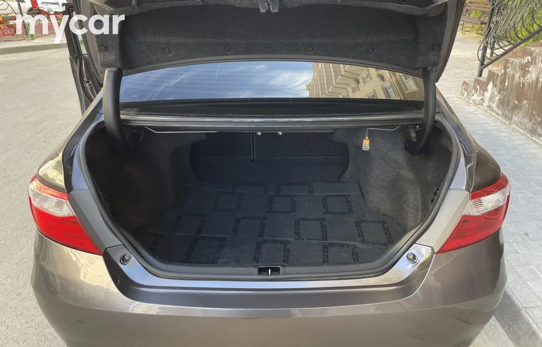 Toyota Camry 2017