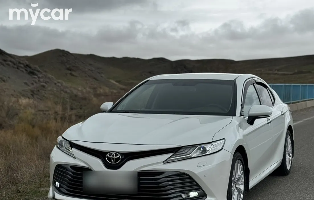 Toyota Camry 2019
