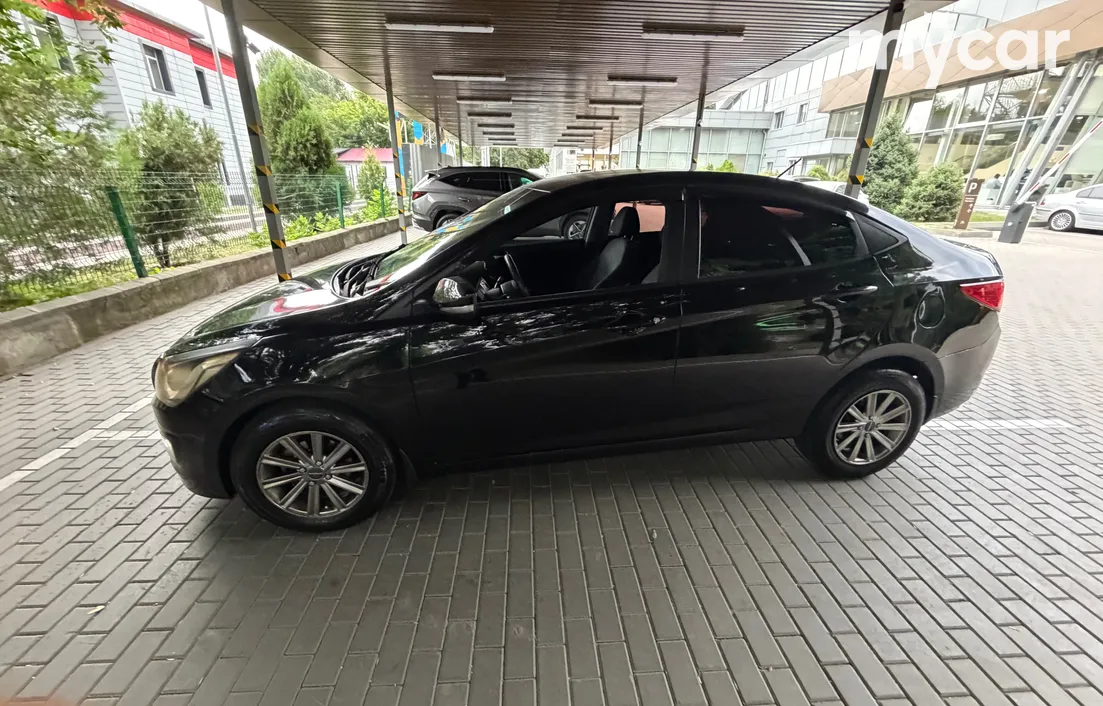 Hyundai Solaris 2015