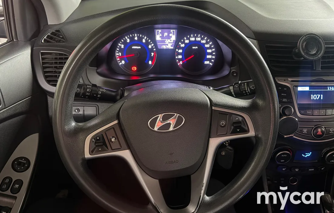 Hyundai Solaris 2015