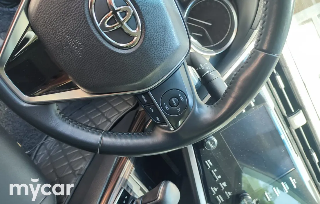 Toyota Camry 2019