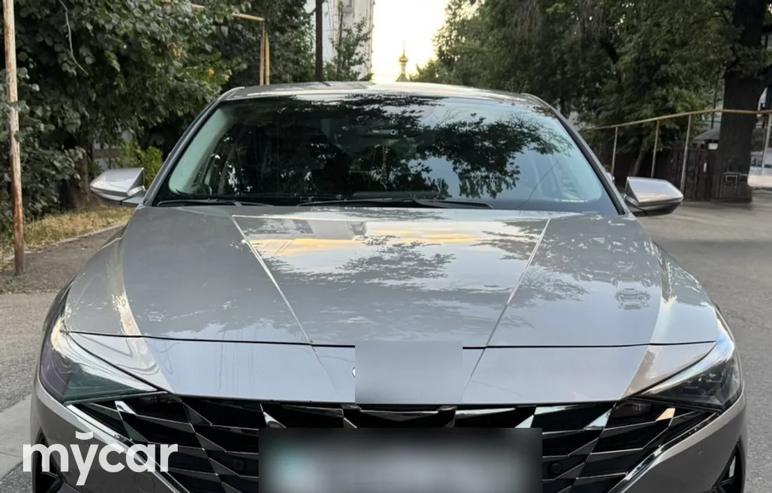 Hyundai Elantra 2023