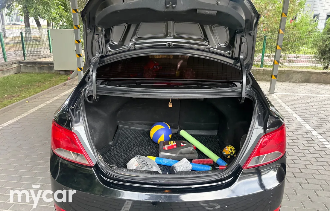 Hyundai Solaris 2015