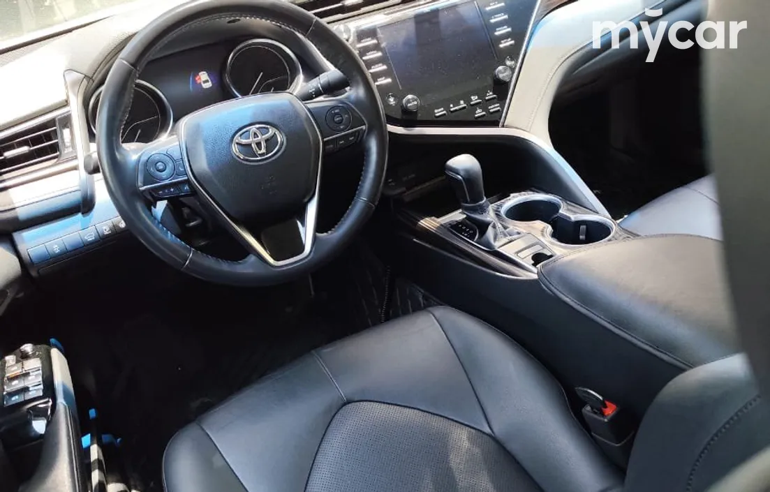 Toyota Camry 2019